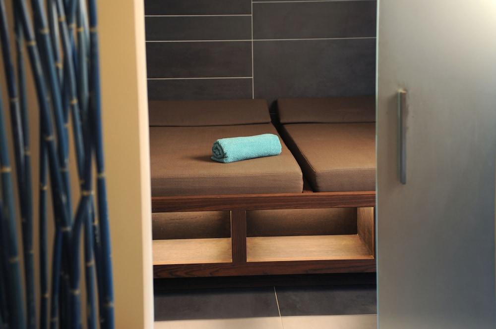 Novotel Am Messezentrum Hotel 4*